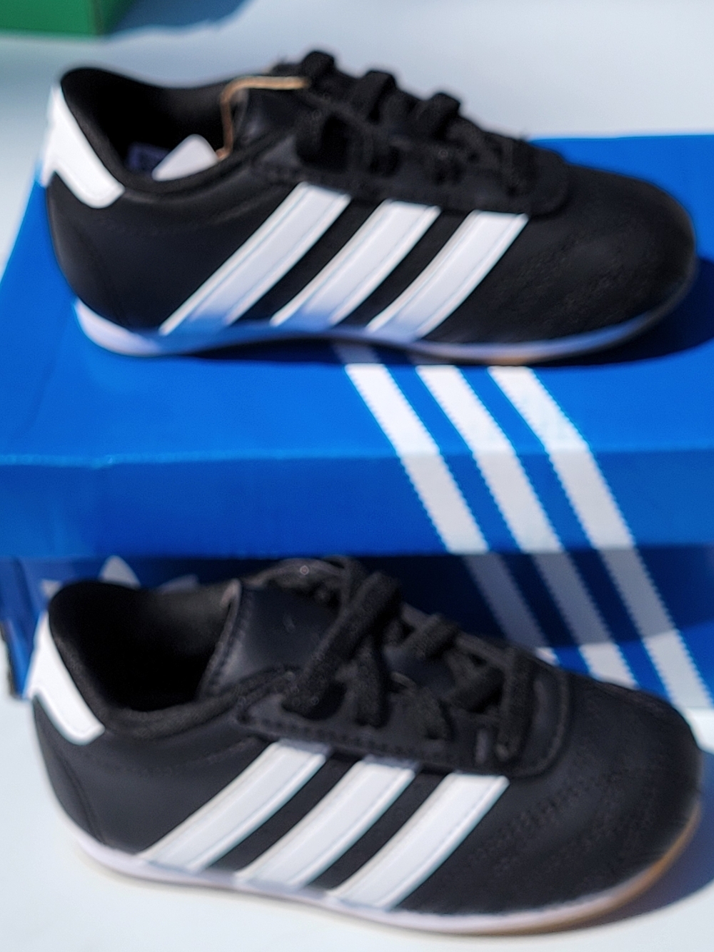 KIDS 8K ADIDAS TAEKWONDO SHOES – BLACK/WHITE – NEW IN BOX - Picture 2 of 8